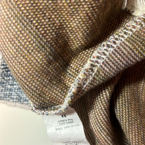 Green envelop Xs top FRINGE - Picture 12 of 12